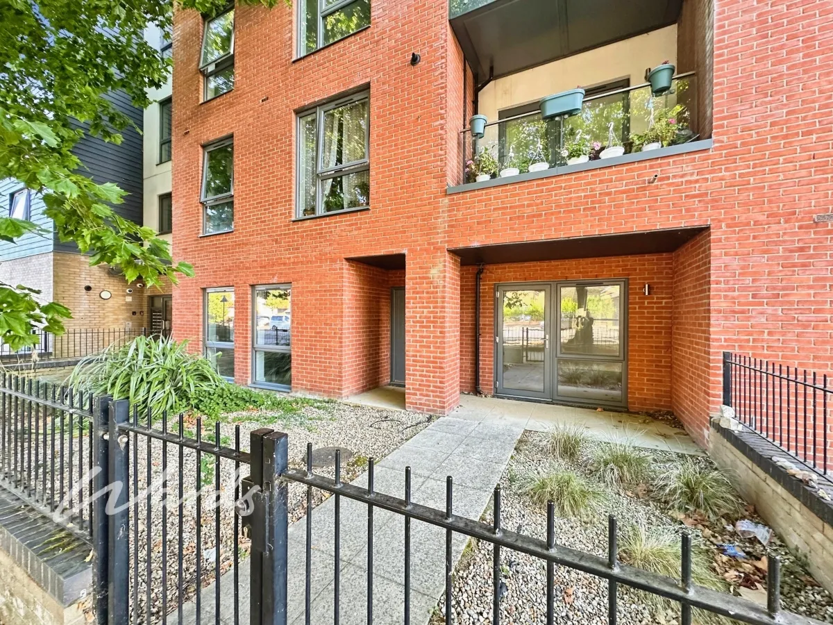 Wallis Avenue, Park Wood, ME15, photo 15