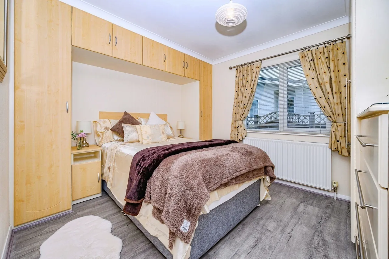 Collins Wood, Residential Park, Caddington, Luton, LU1, photo 13