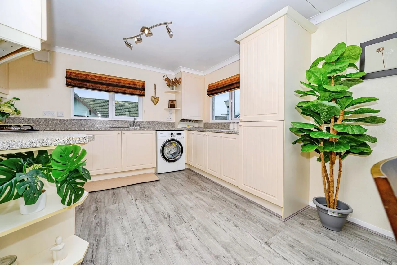 Collins Wood, Residential Park, Caddington, Luton, LU1, photo 10