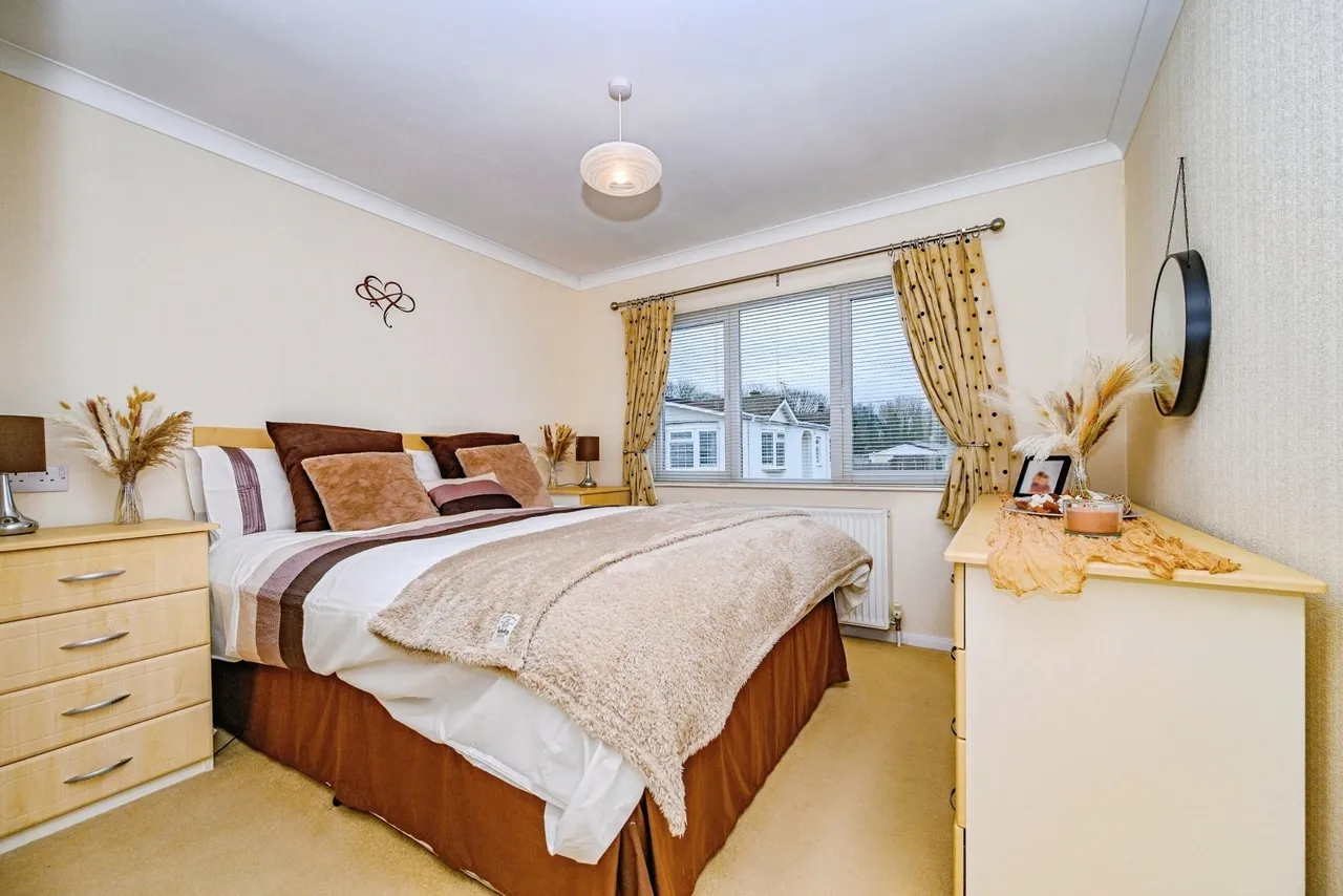 Collins Wood, Residential Park, Caddington, Luton, LU1, photo 12