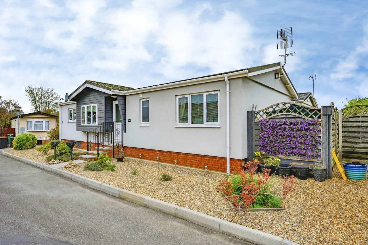 Collins Wood, Residential Park, Caddington, Luton, LU1, photo 20