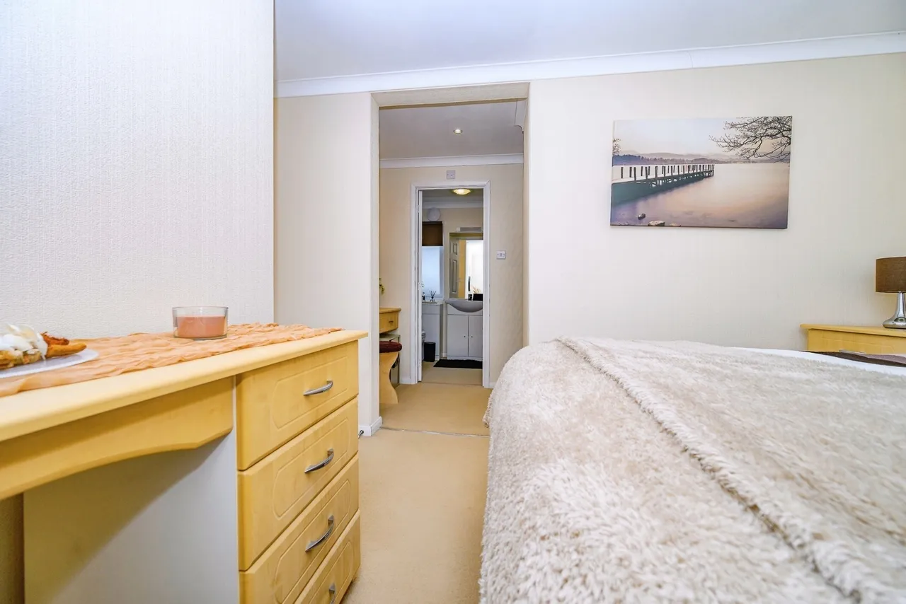 Collins Wood, Residential Park, Caddington, Luton, LU1, photo 14