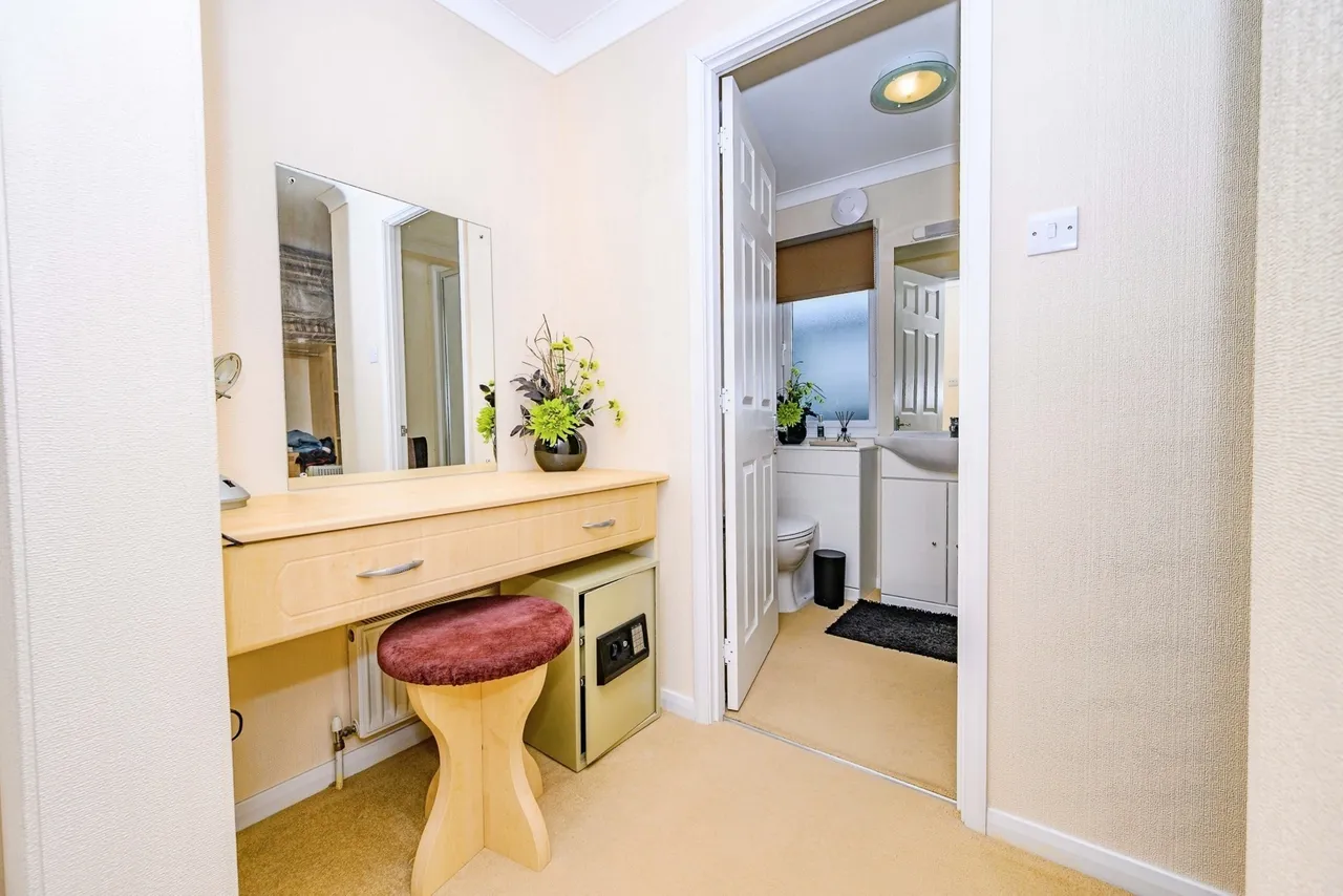 Collins Wood, Residential Park, Caddington, Luton, LU1, photo 15
