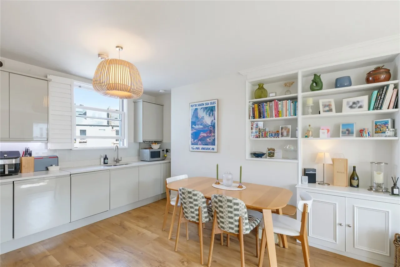Battersea Rise, London, SW11, photo 3
