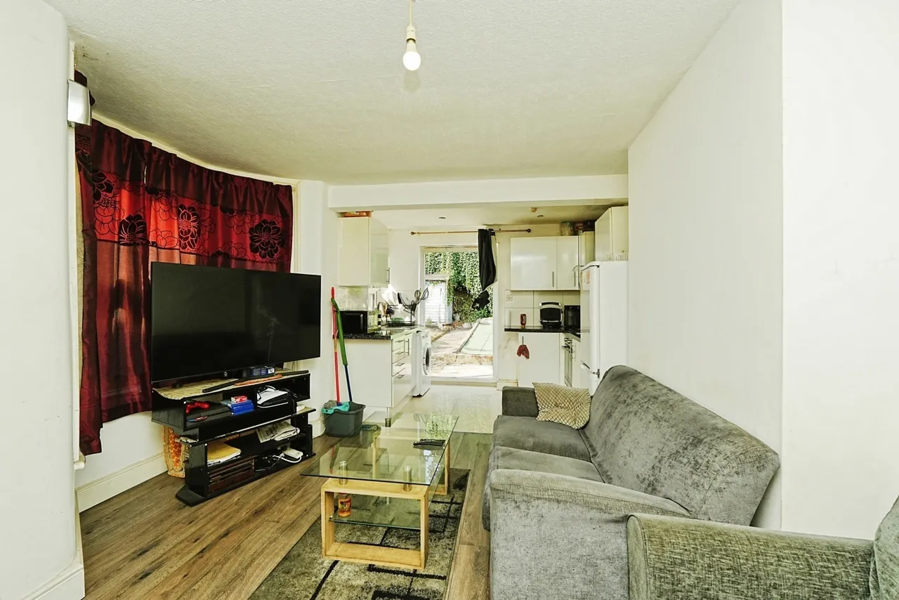 Kangley Bridge Road, London, SE26, photo 18