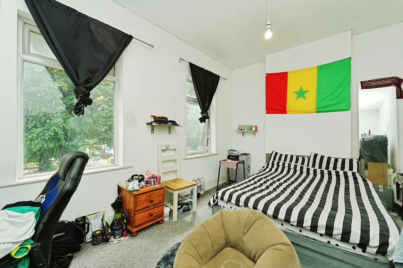 Kangley Bridge Road, London, SE26, photo 15