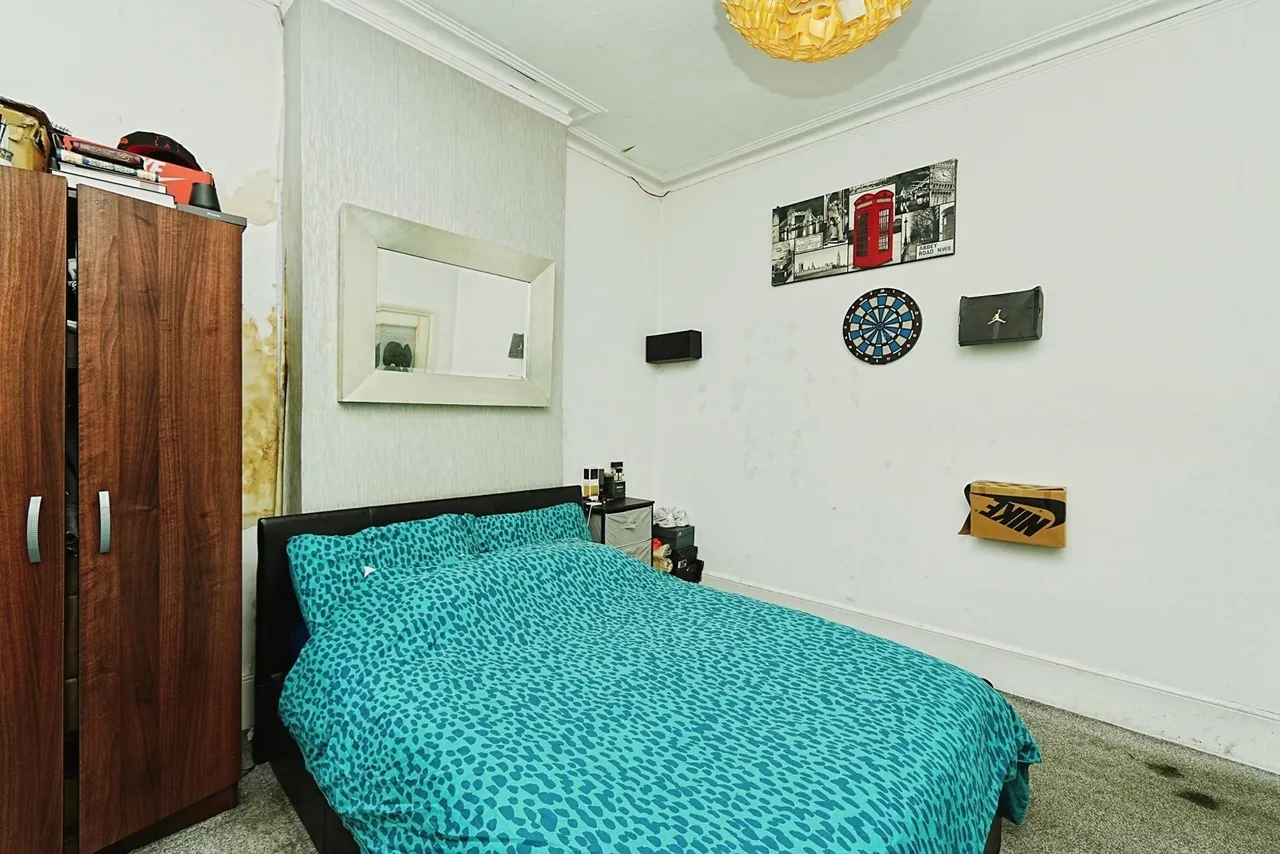 Kangley Bridge Road, London, SE26, photo 17