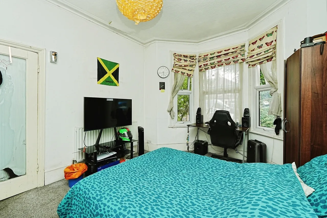 Kangley Bridge Road, London, SE26, photo 16