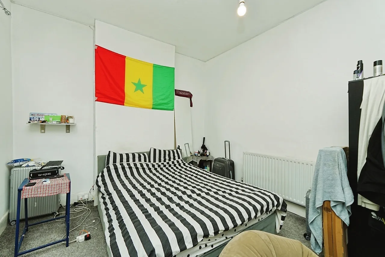 Kangley Bridge Road, London, SE26, photo 19