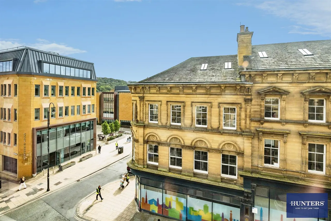 Town Hall Street, East Halifax, HX1, photo 17