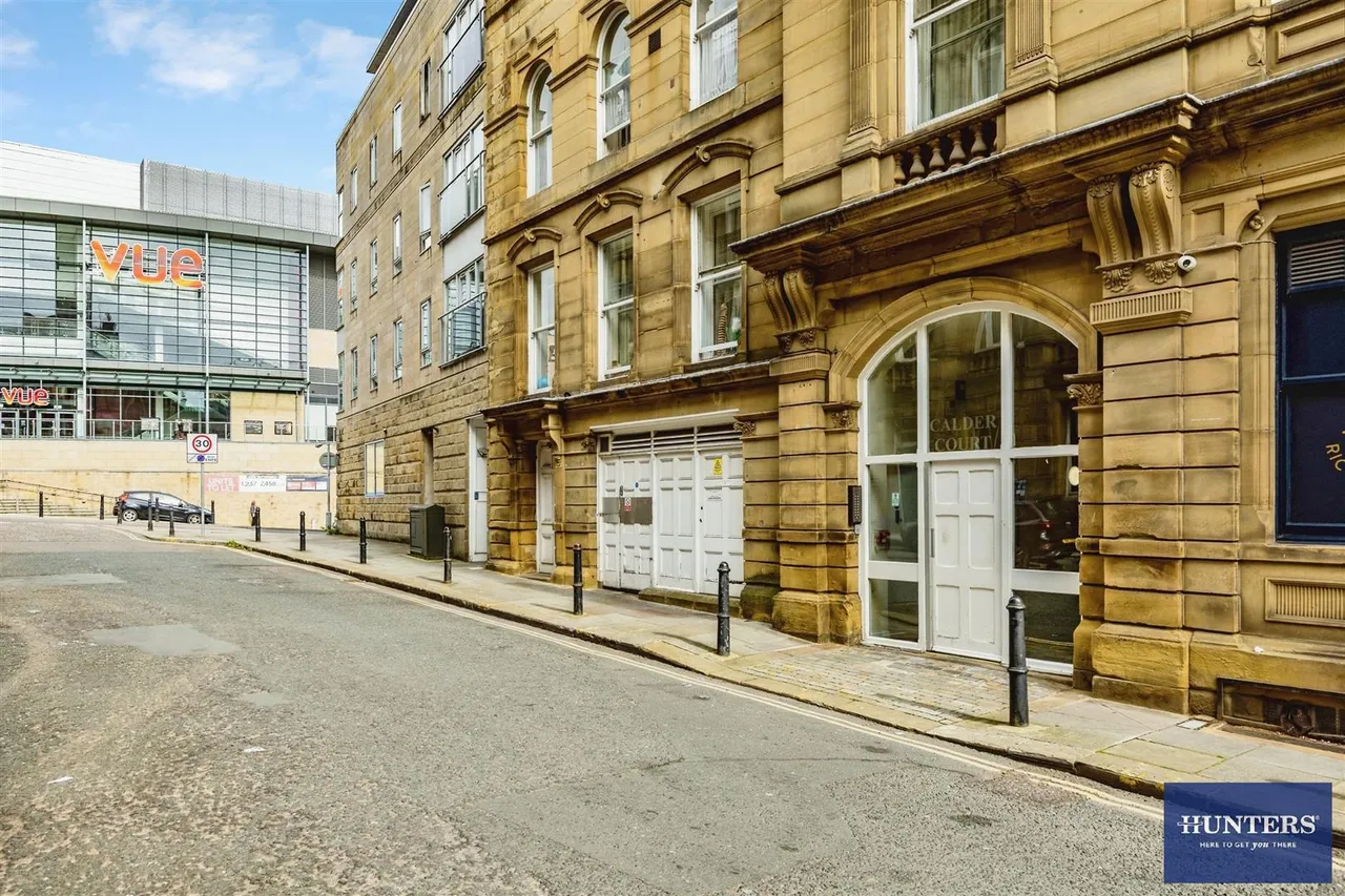 Town Hall Street, East Halifax, HX1, photo 15