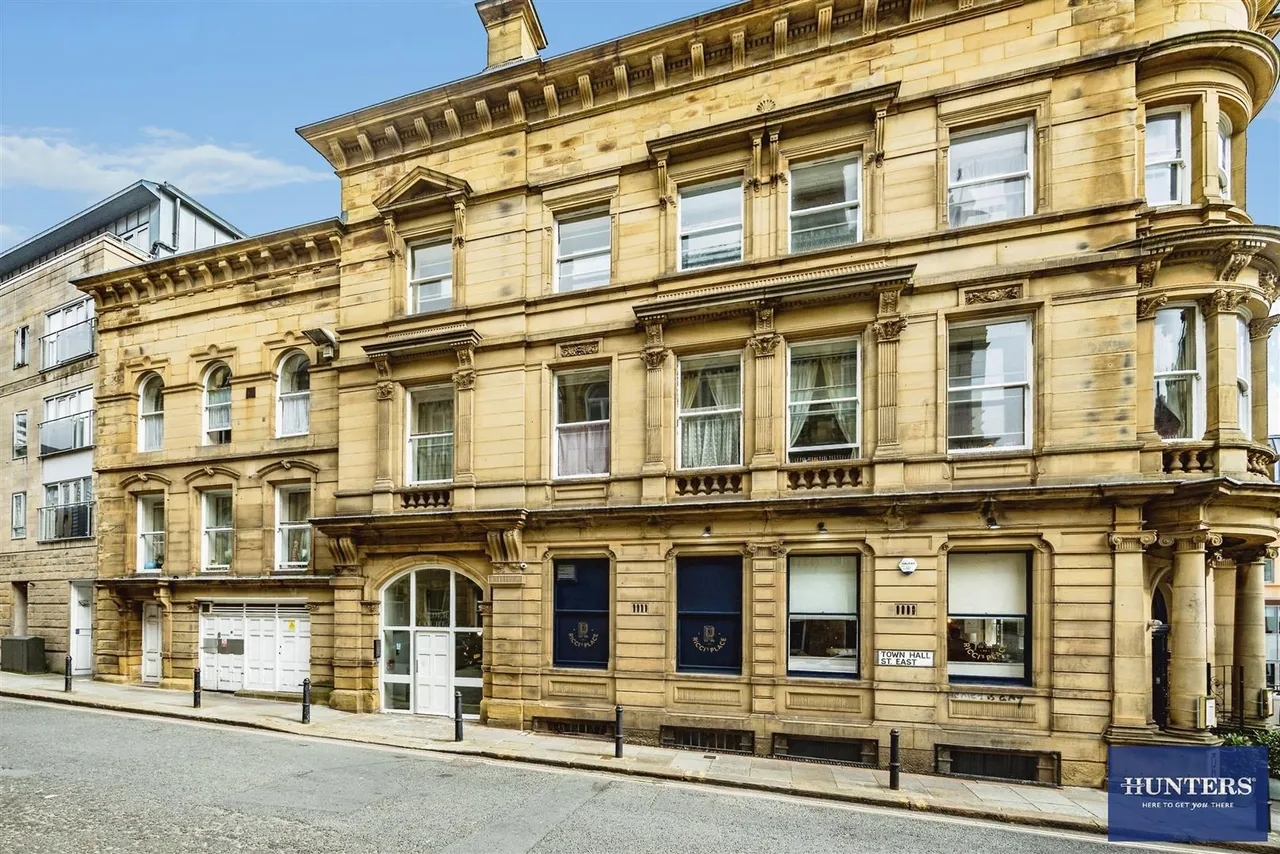 Town Hall Street, East Halifax, HX1, photo 16