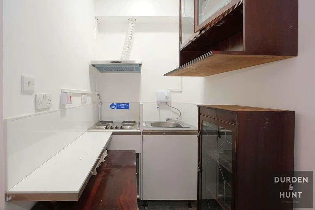 Hornsey Road, London, N19, photo 2