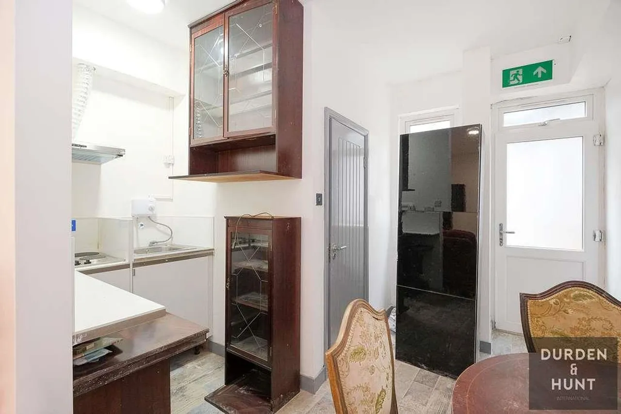 Hornsey Road, London, N19, photo 3