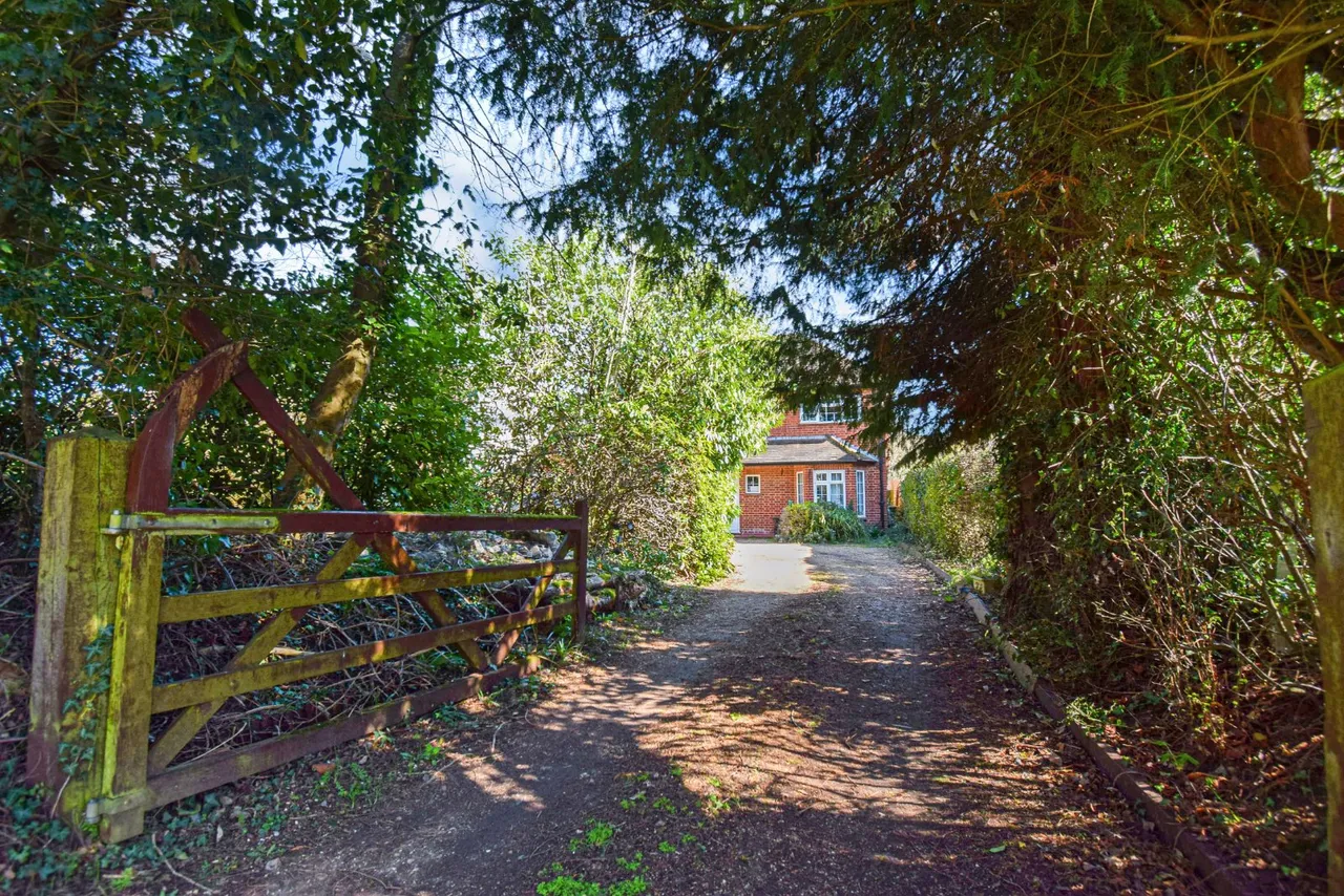 Blackpond Lane, Farnham Royal, SL2, photo 16
