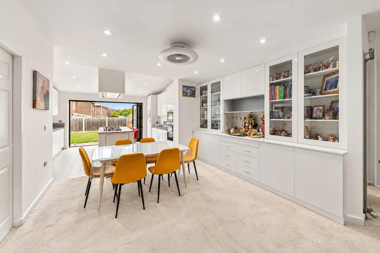 Greystoke Drive, Ruislip, photo 2