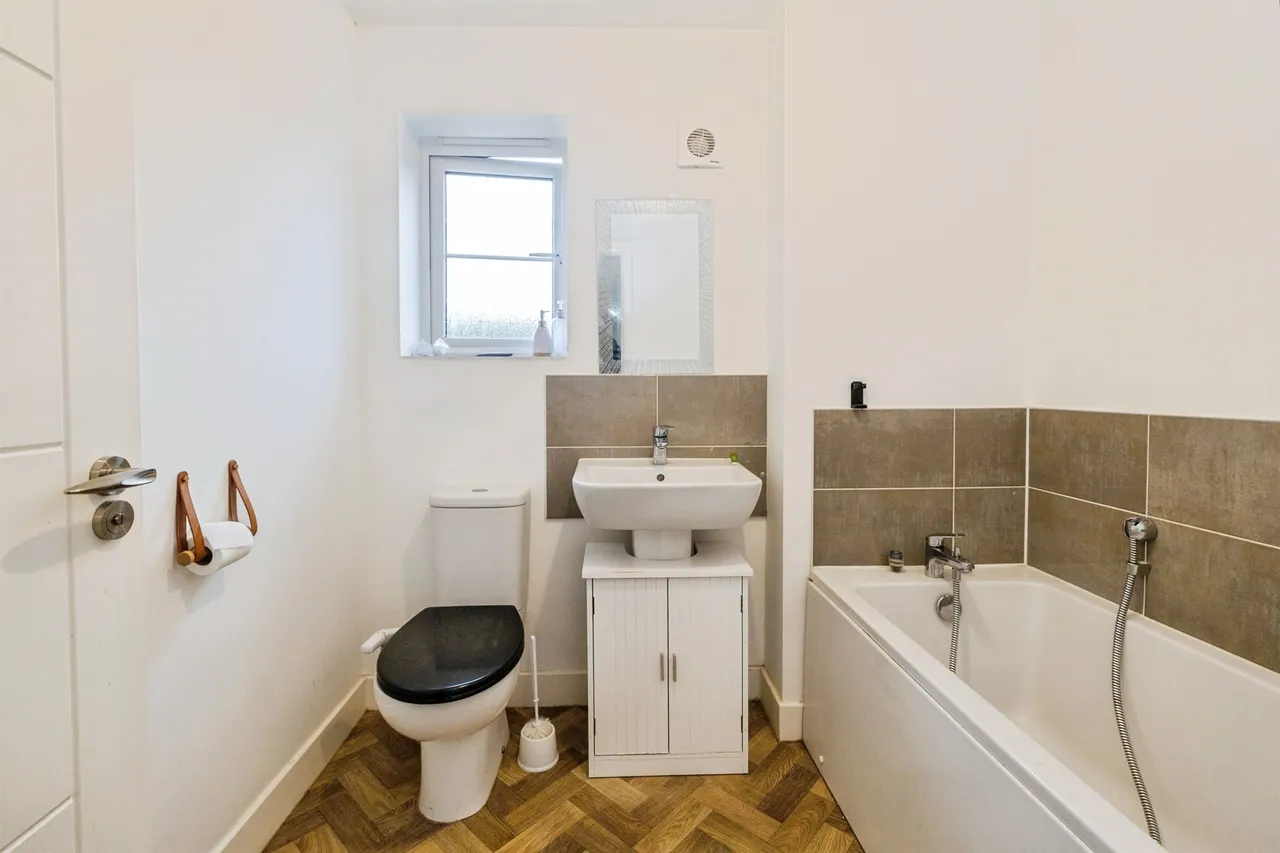 Shrewsbury Road, Bracebridge Heath, LINCOLN, photo 11