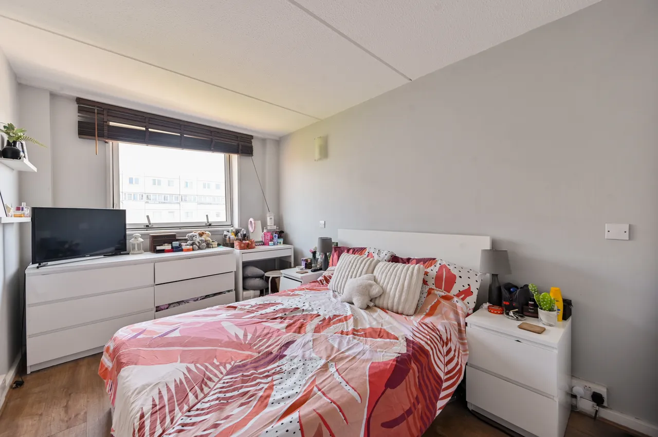 London, SW11, photo 14