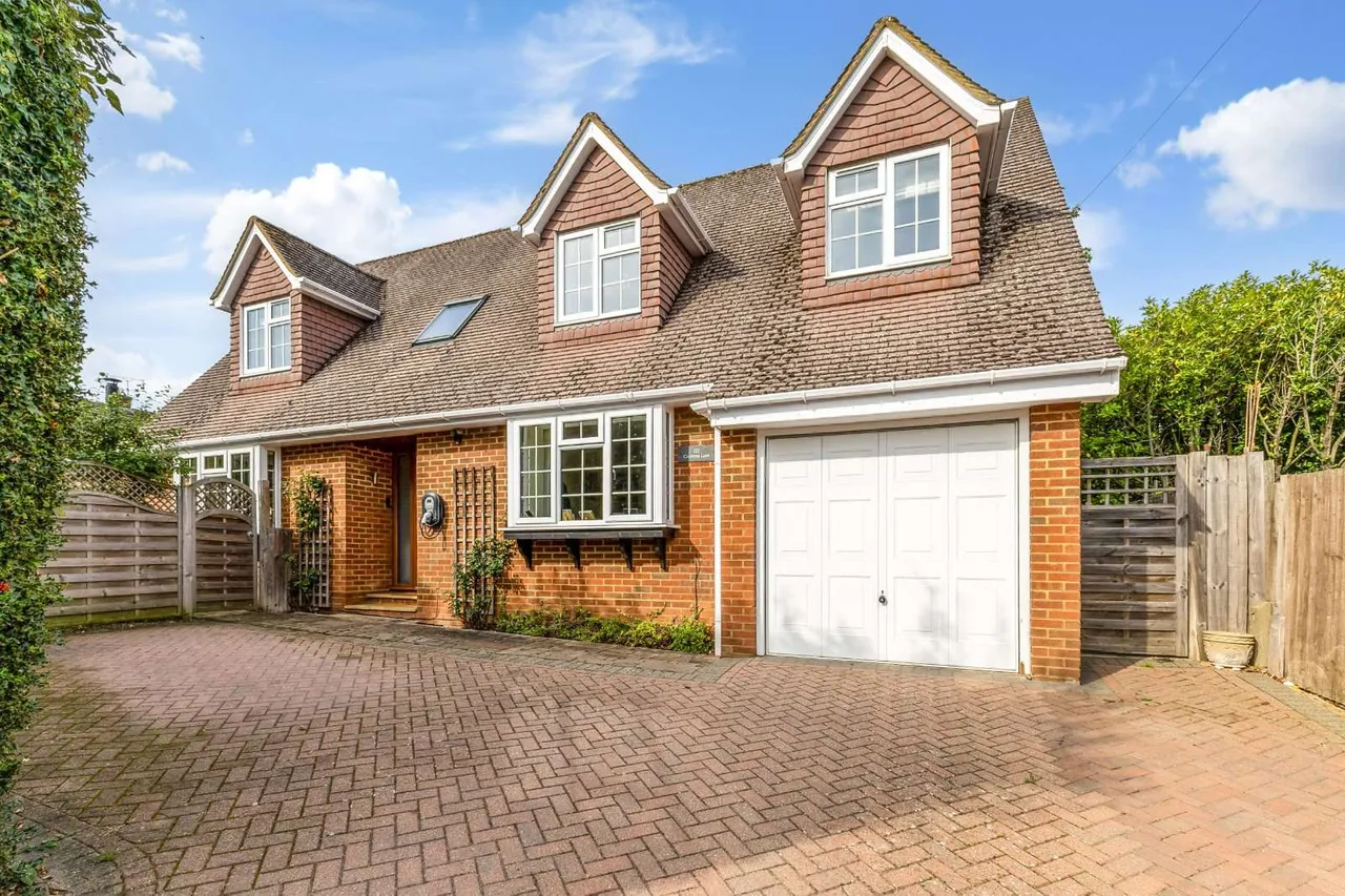 3 bed house for sale, Crabtree Lane, Harpenden, AL5