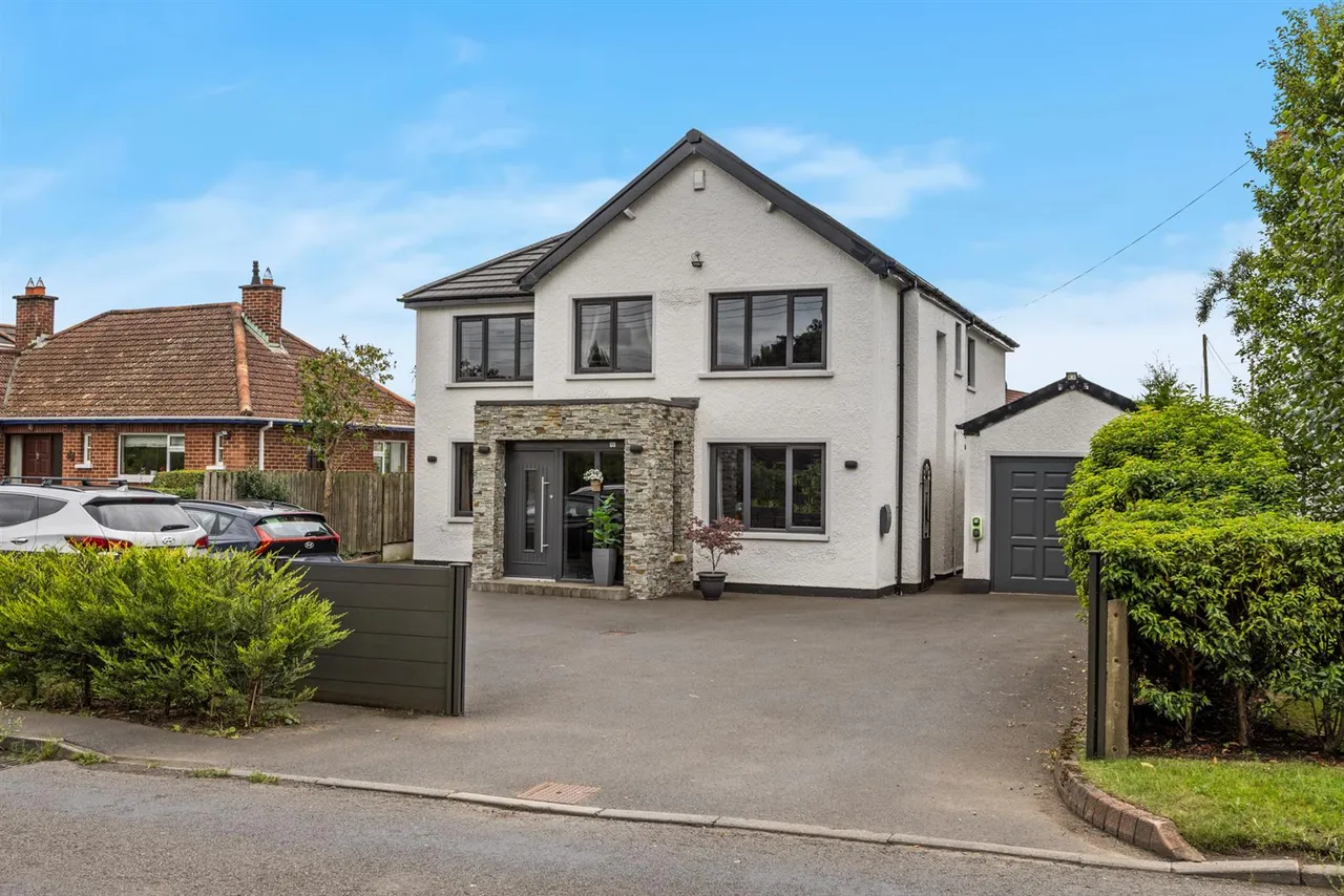 6 bed house for sale, Ballyskeagh Road, Drumbeg, BT17