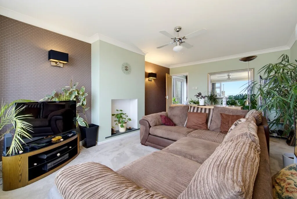 Upper Batley Lane, Birstall, WF17, photo 8