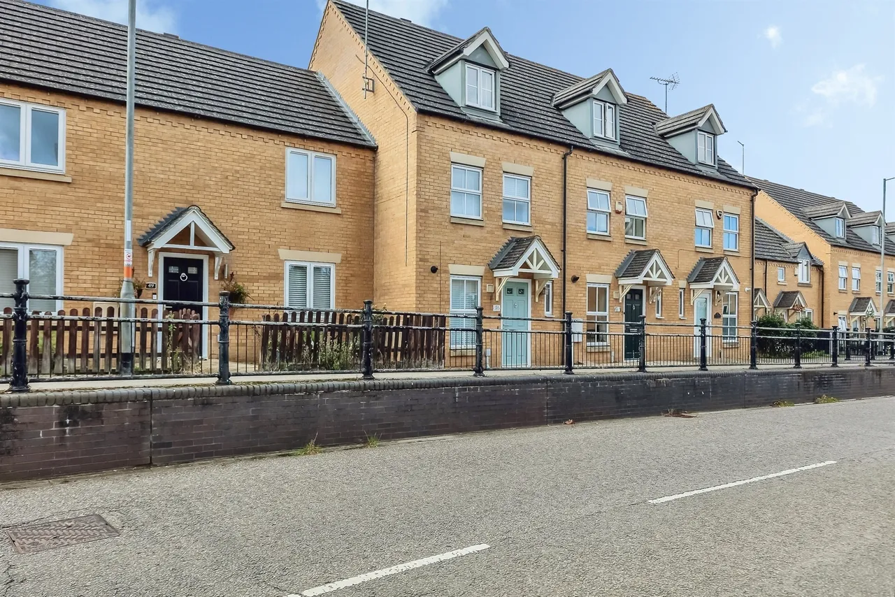 3 bed house for sale, School Lane, Higham Ferrers, NN10