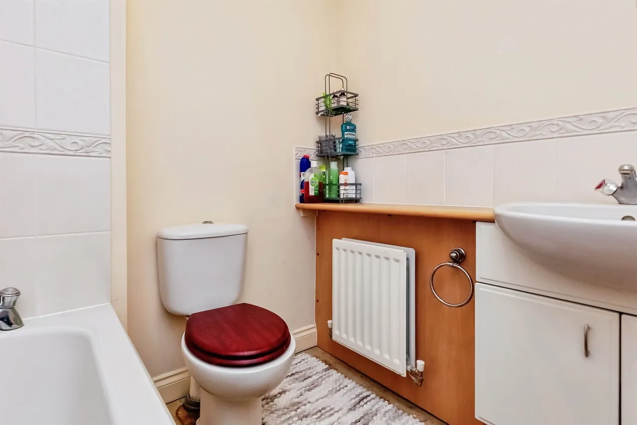 School Lane, Higham Ferrers, NN10, photo 12
