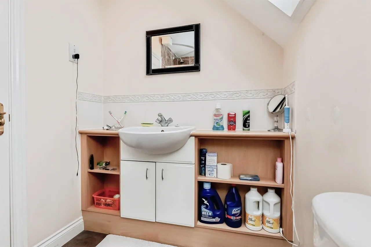 School Lane, Higham Ferrers, NN10, photo 17