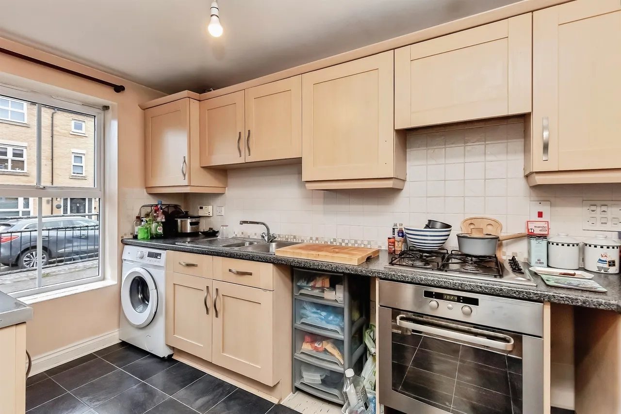 School Lane, Higham Ferrers, NN10, photo 6