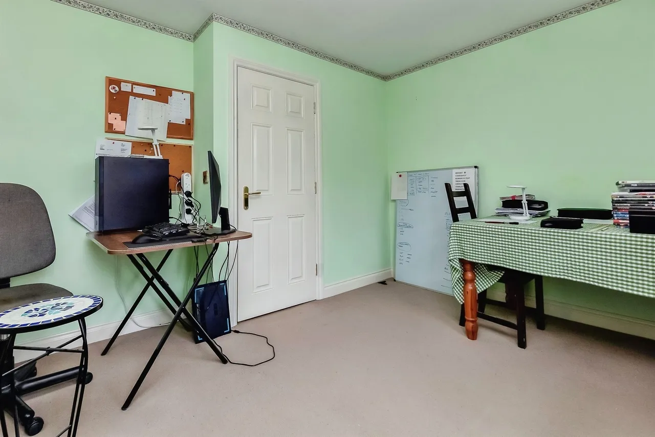 School Lane, Higham Ferrers, NN10, photo 9