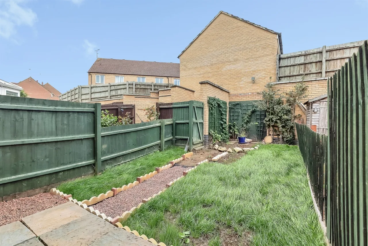 School Lane, Higham Ferrers, NN10, photo 18