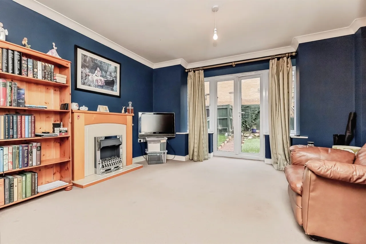 School Lane, Higham Ferrers, NN10, photo 4