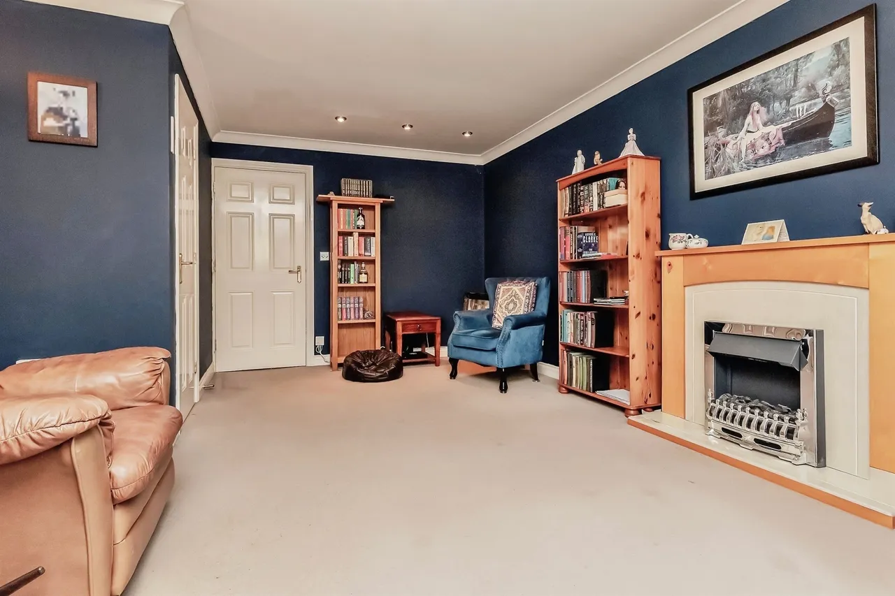 School Lane, Higham Ferrers, NN10, photo 5