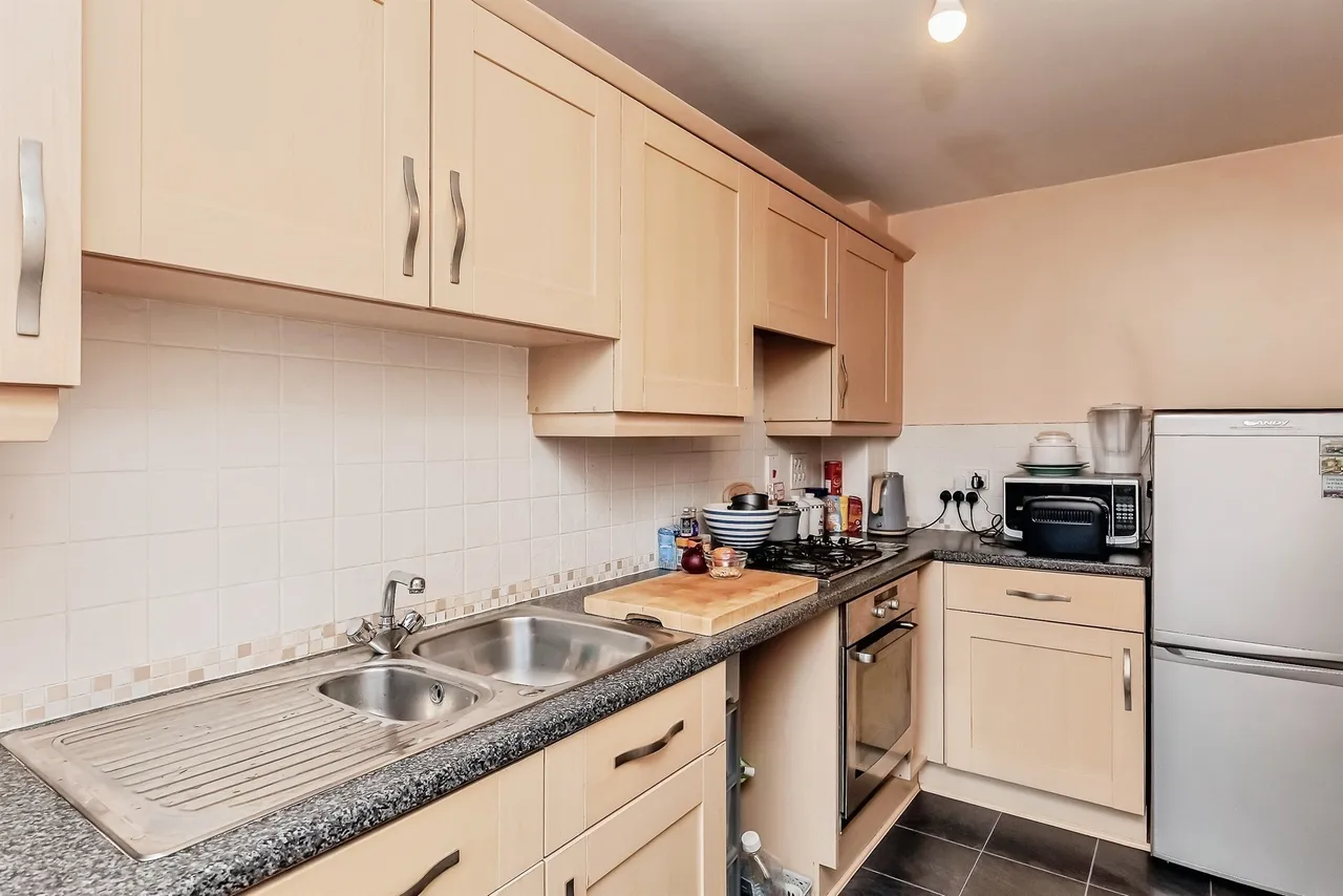 School Lane, Higham Ferrers, NN10, photo 7