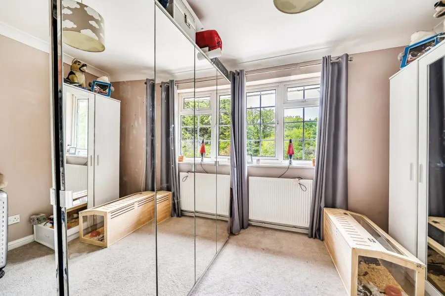 Lovells Close, Lightwater, GU18, photo 15