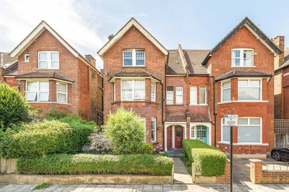 2 bed property for sale, Riggindale Road, SW16