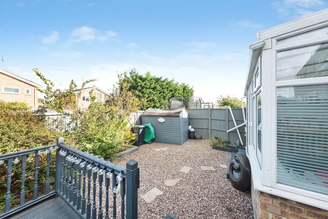 Byron Drive, Newport Pagnell, MK16, photo 2