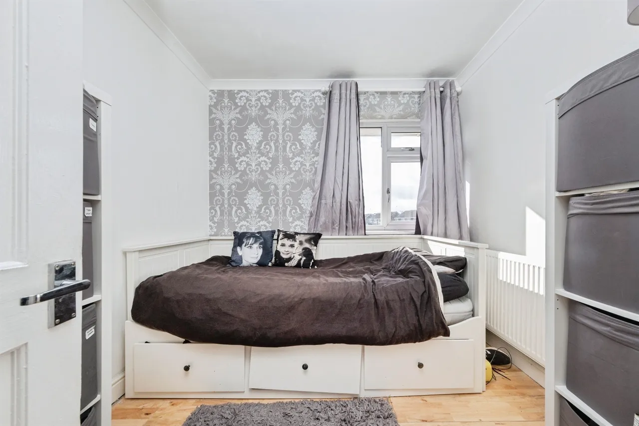 Byron Drive, Newport Pagnell, MK16, photo 18