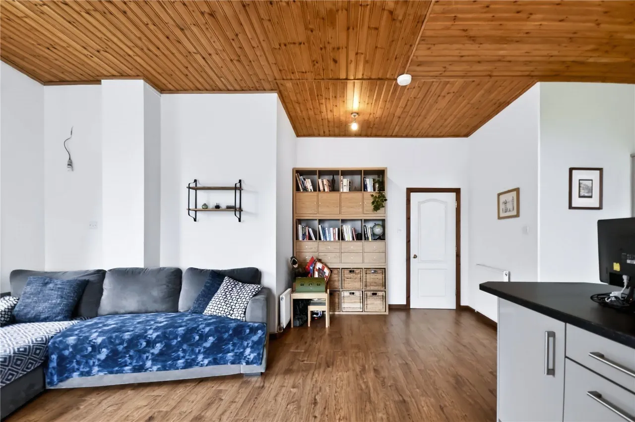 Castleton Road, Thornham, OL2, photo 15