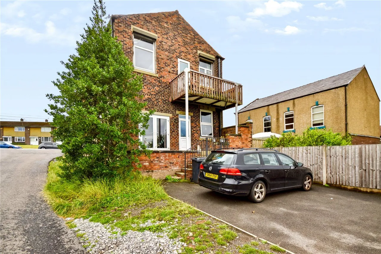 Castleton Road, Thornham, OL2, photo 2