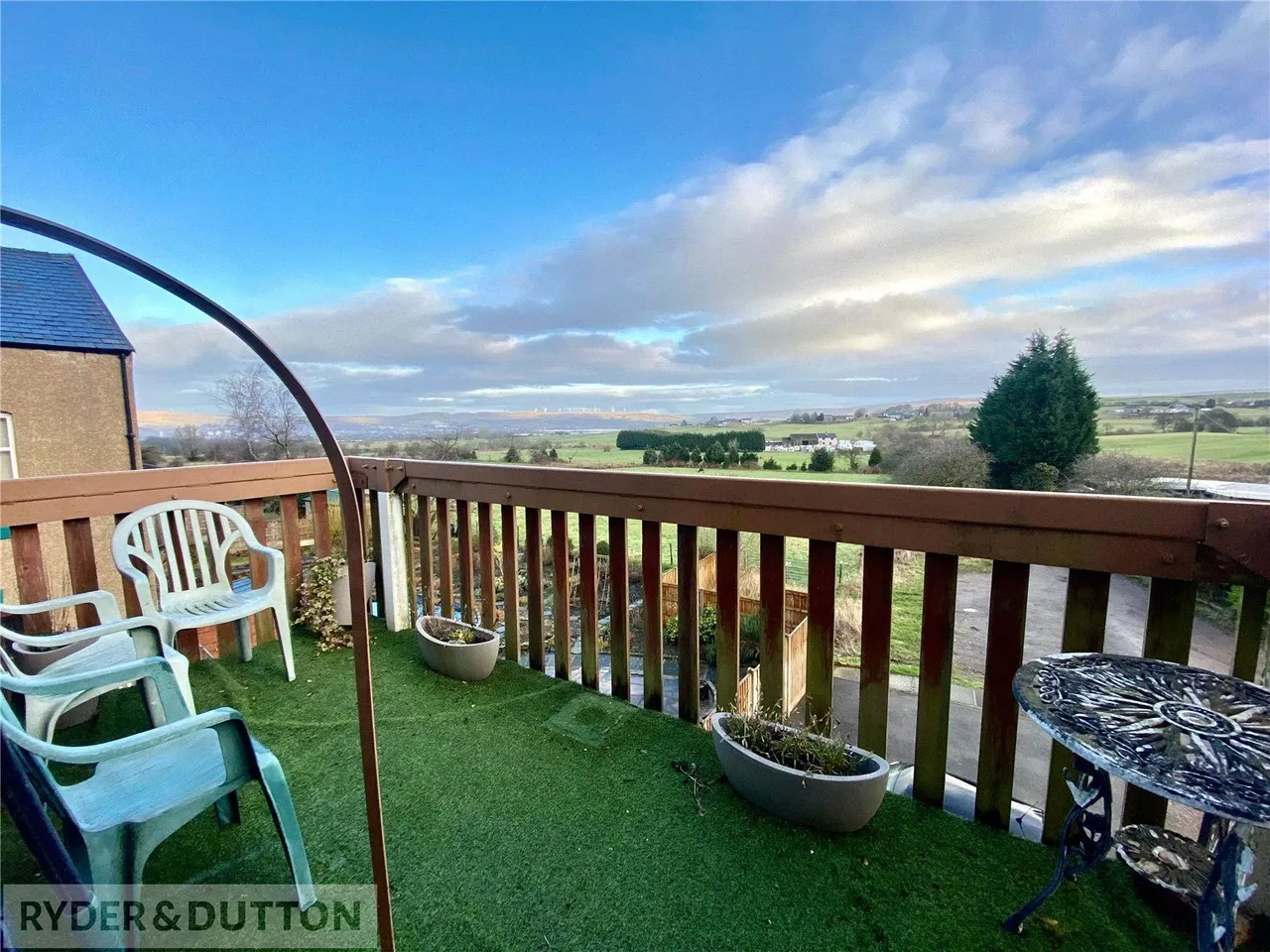 Castleton Road, Thornham, OL2, photo 5
