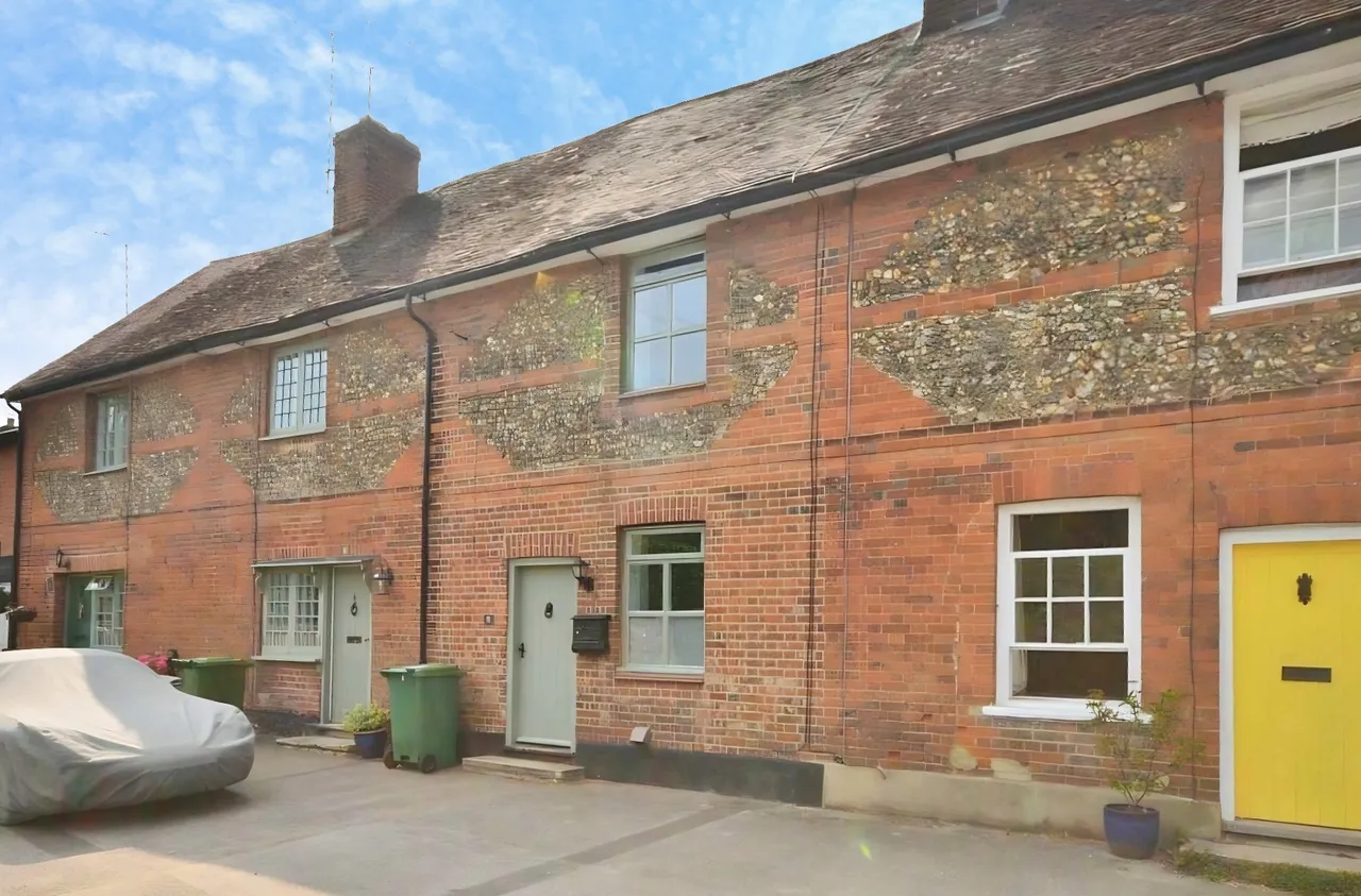 2 bed house to rent, Waterbutt Row, Saffron Walden, CB11
