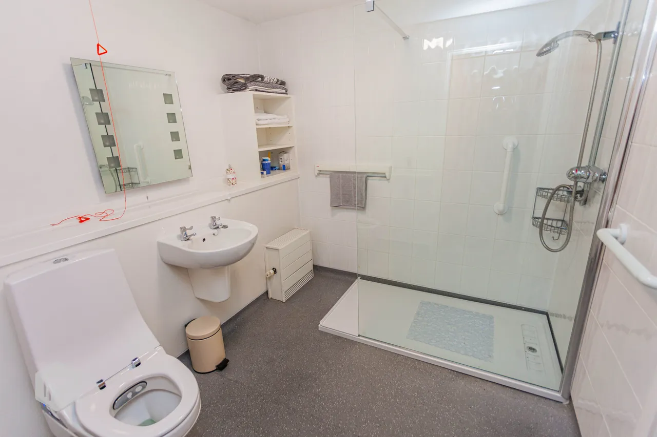Manor Gardens Hough Fold Way, Bolton, BL2 3DR, photo 8