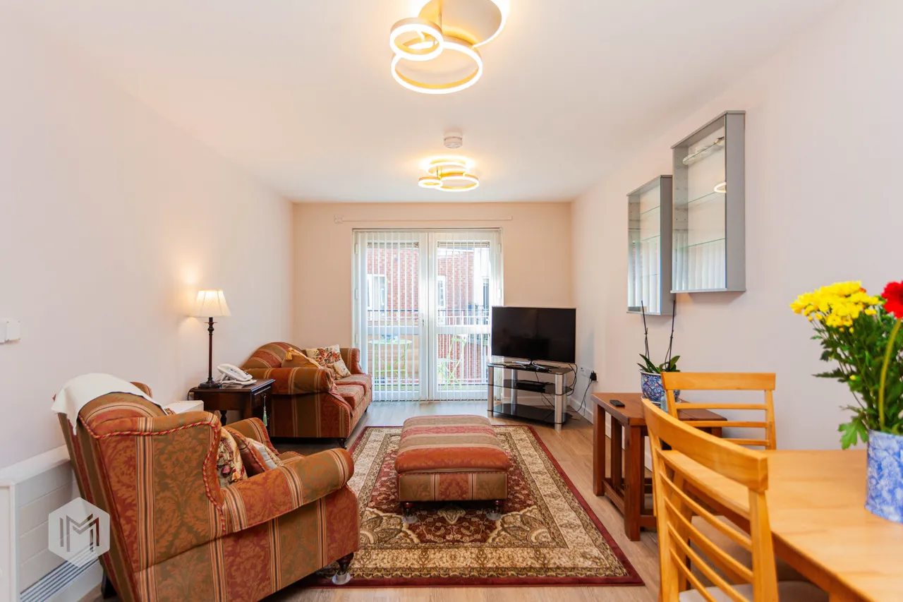 2 bed flat for sale — Manor Gardens Hough Fold Way, Bolton, BL2 3DR