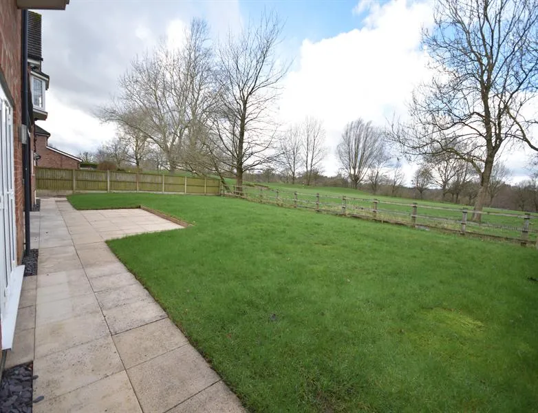 Redshank Drive, Macclesfield, photo 14
