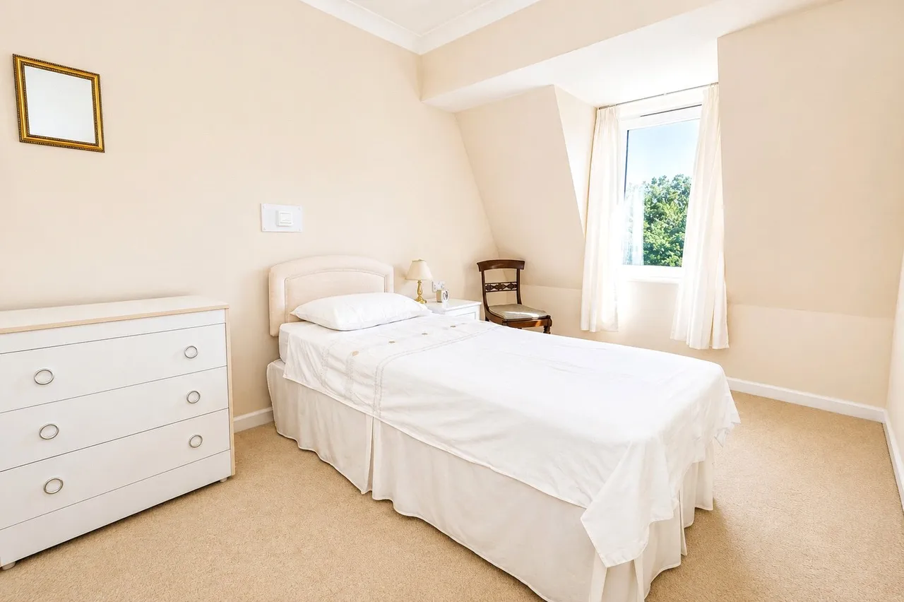 Mount Hermon Road, Woking, GU22, photo 6