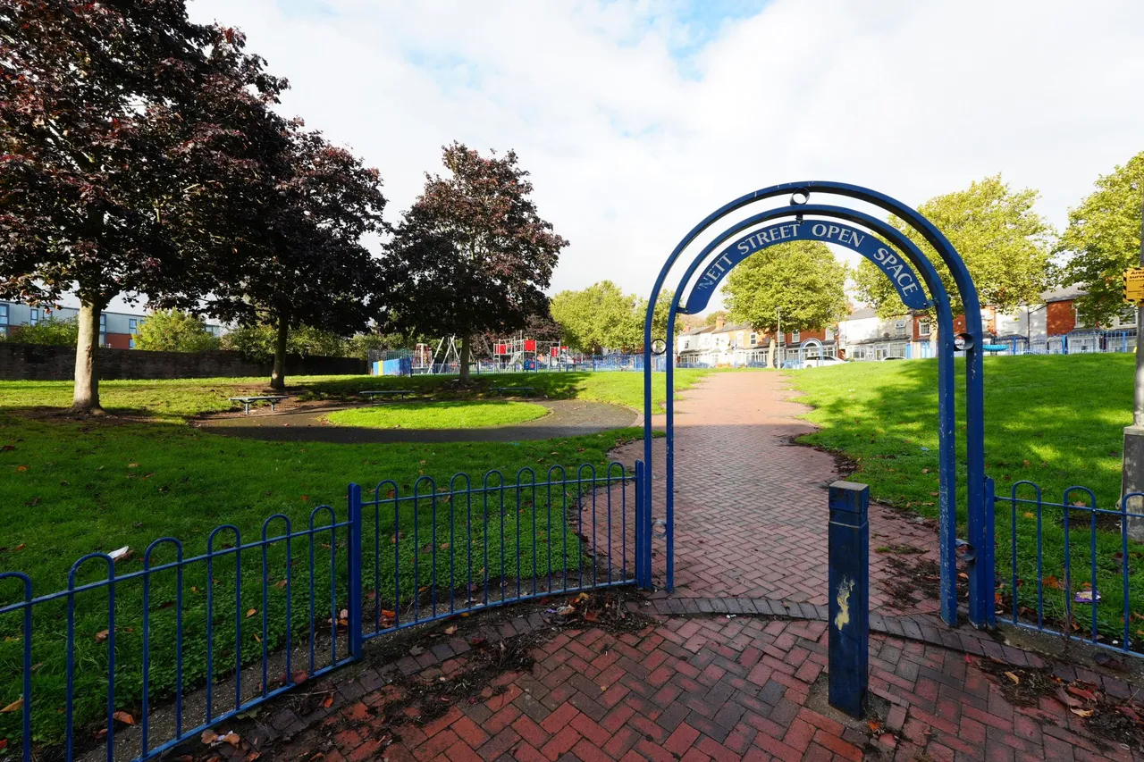 Priory Close, Smethwick, B66, photo 4