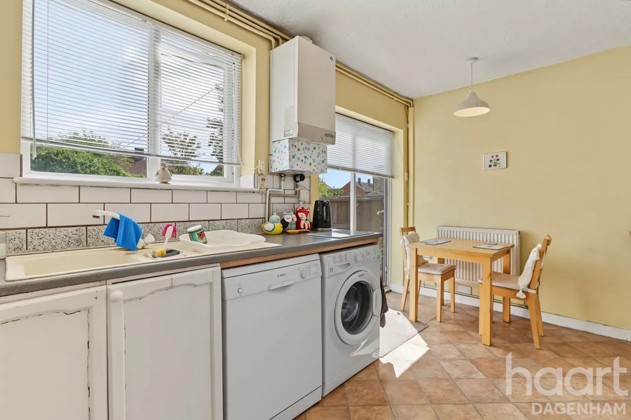 Bosworth Road, Dagenham, RM10, photo 5