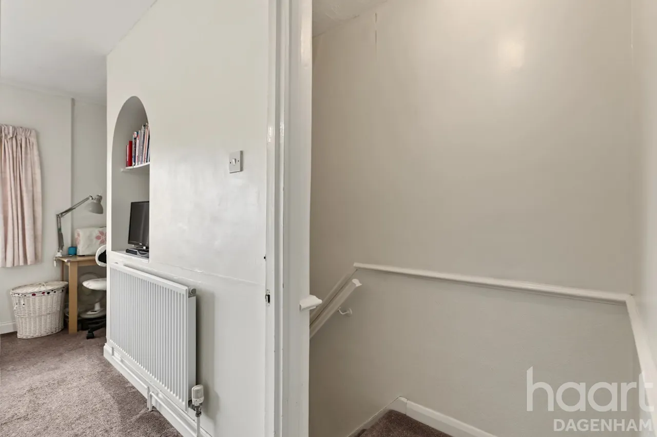 Bosworth Road, Dagenham, RM10, photo 9