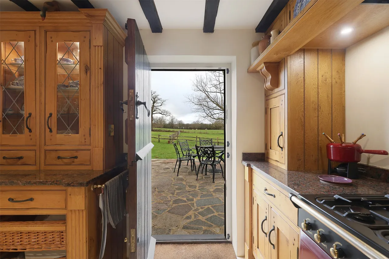 Troy Lane, Edenbridge, TN8, photo 9